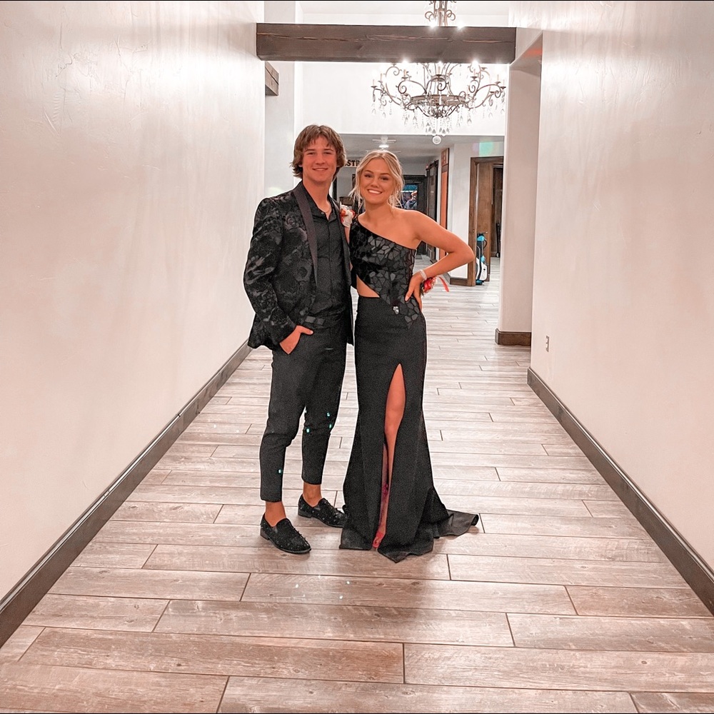 black one shoulder sherri hill dress!!